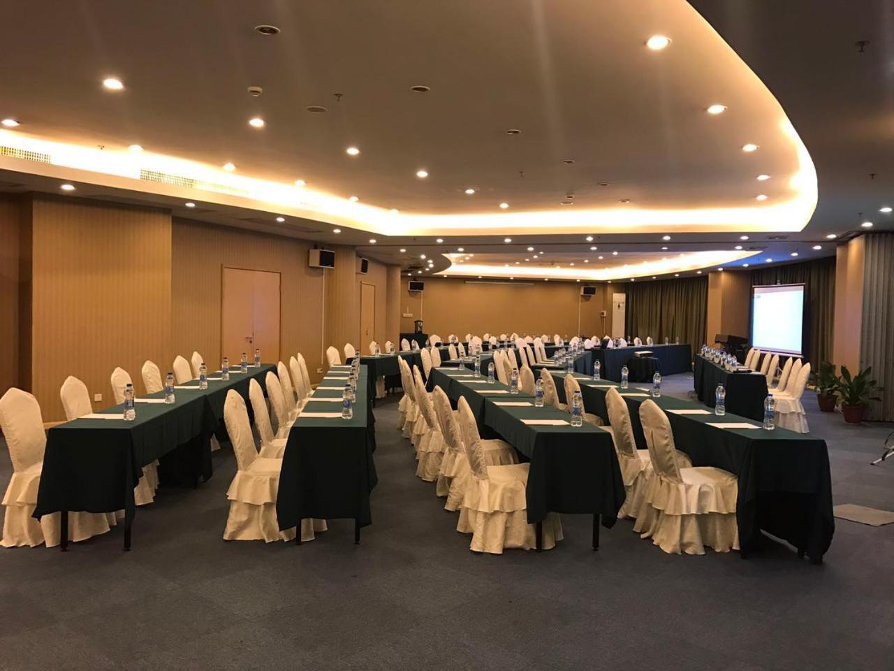 Days Inn Guangzhou Exterior foto